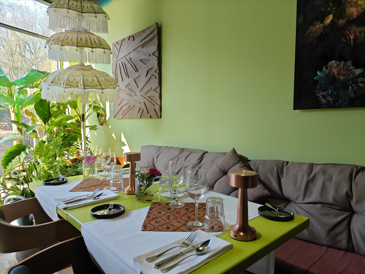 Nona Manis Restaurant Interior